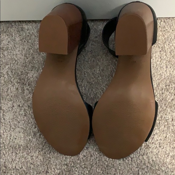 ❌ SOLD ❌ Steve Madden Heels - Picture 4 of 4